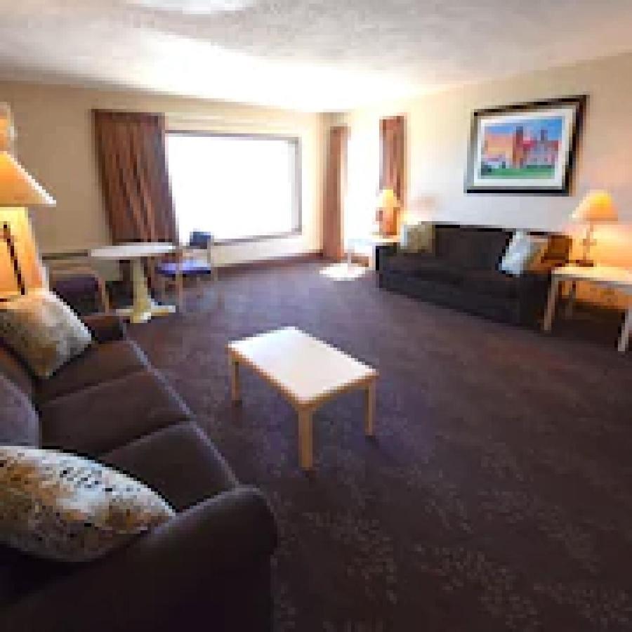 Bridge Vista Beach Hotel And Convention Center Mackinaw City Exterior foto