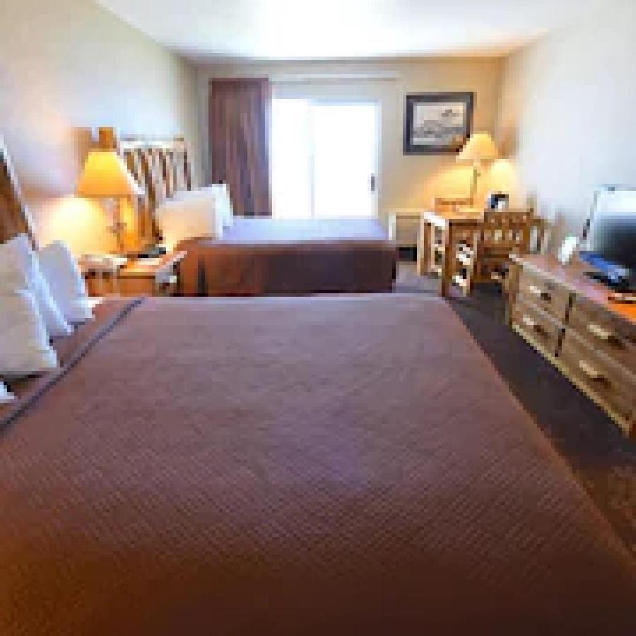 Bridge Vista Beach Hotel And Convention Center Mackinaw City Exterior foto