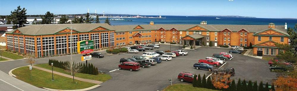 Bridge Vista Beach Hotel And Convention Center Mackinaw City Exterior foto