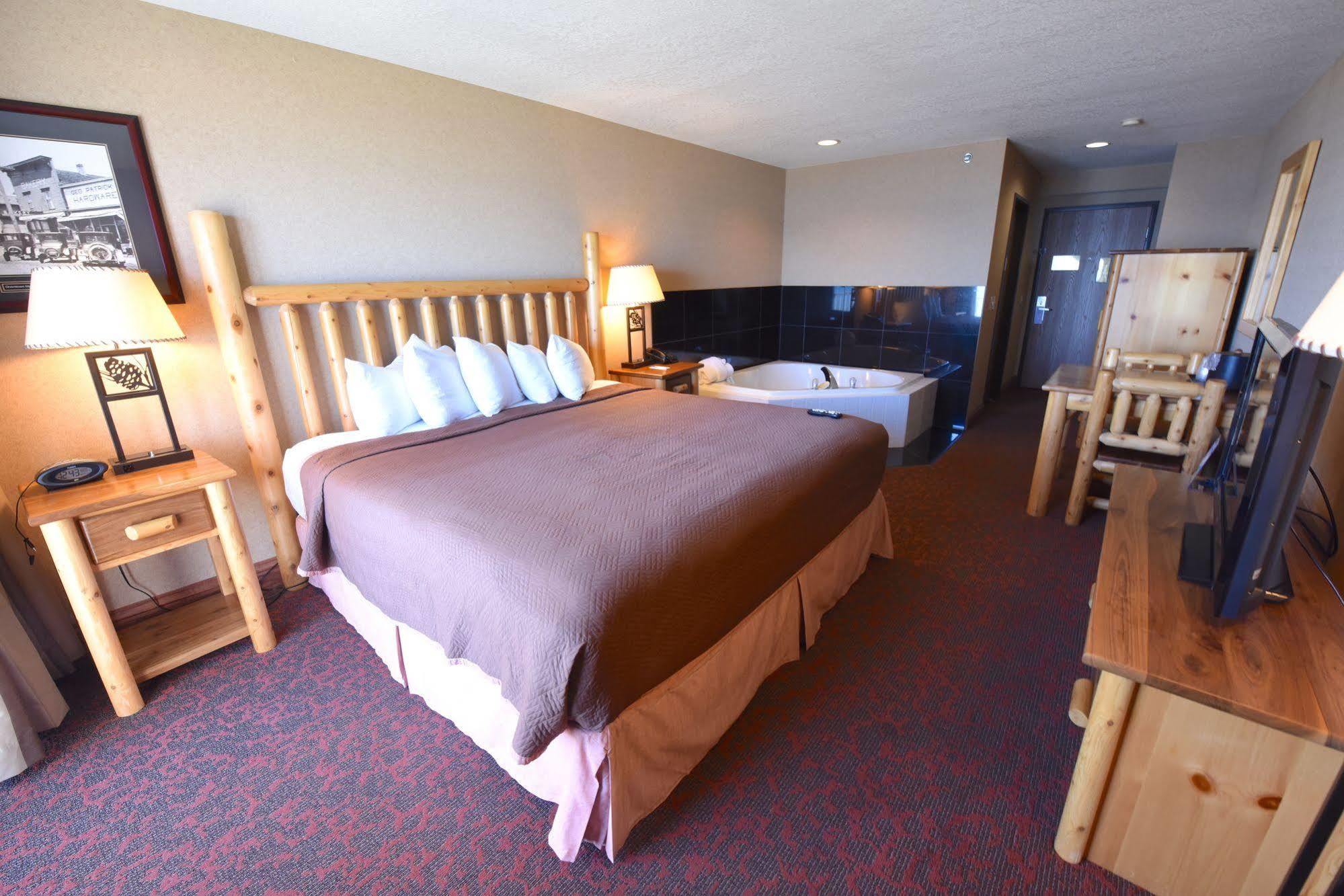 Bridge Vista Beach Hotel And Convention Center Mackinaw City Exterior foto